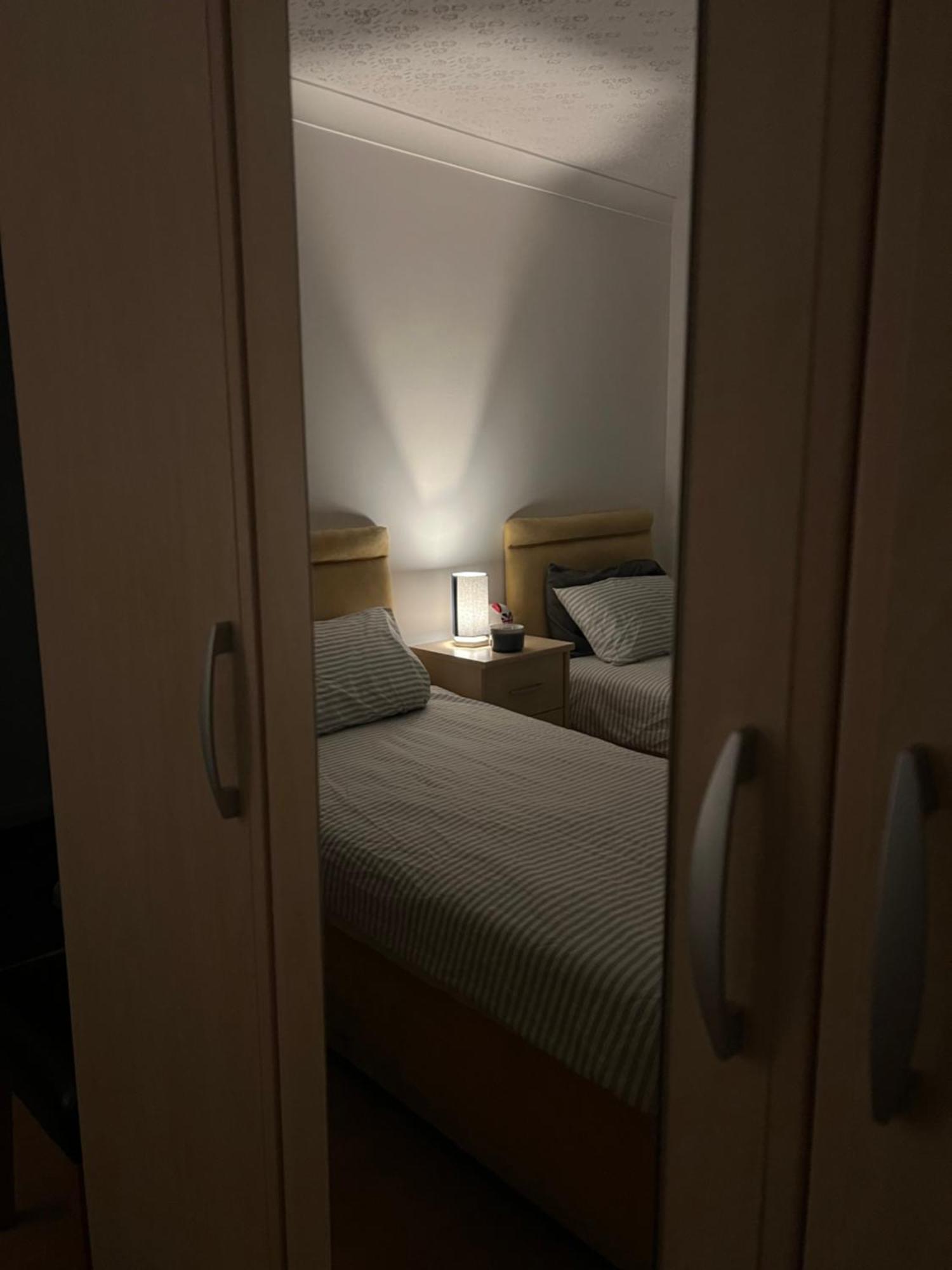 Double Room At The Bungalow With Shared Shower Room Kettering Luaran gambar