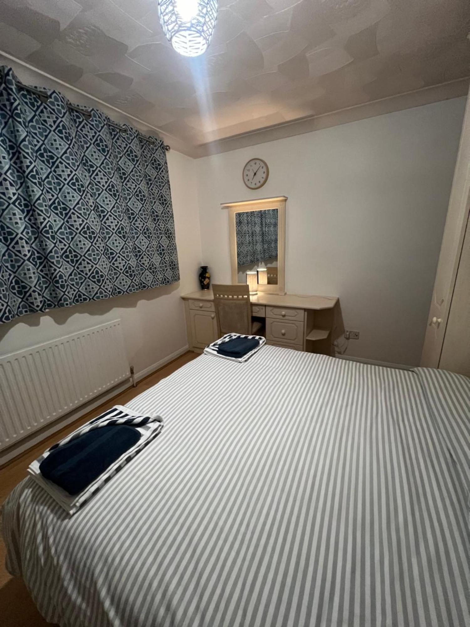 Double Room At The Bungalow With Shared Shower Room Kettering Luaran gambar