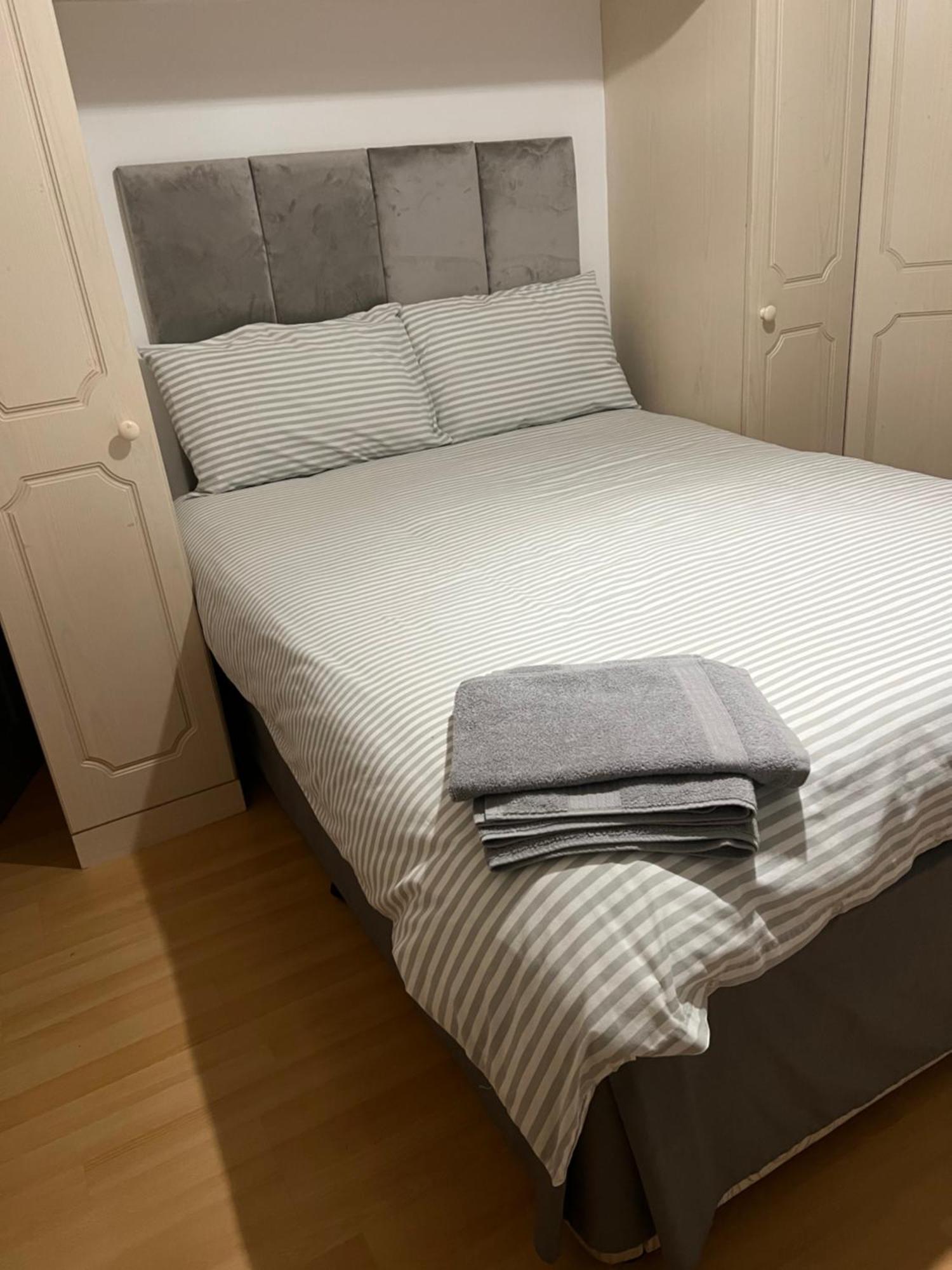Double Room At The Bungalow With Shared Shower Room Kettering Luaran gambar